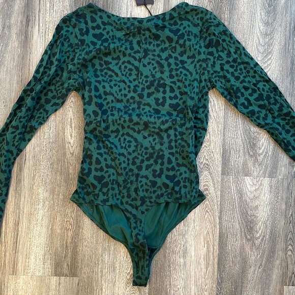 N:Philanthropy jersey bodysuit green/black leopard NWT size L - Picture 4 of 4